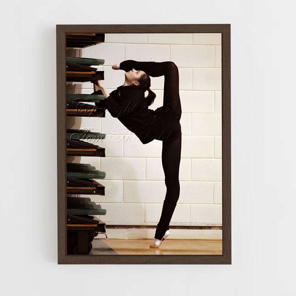 ap-anna bessonova-1 cadre Bois foncé