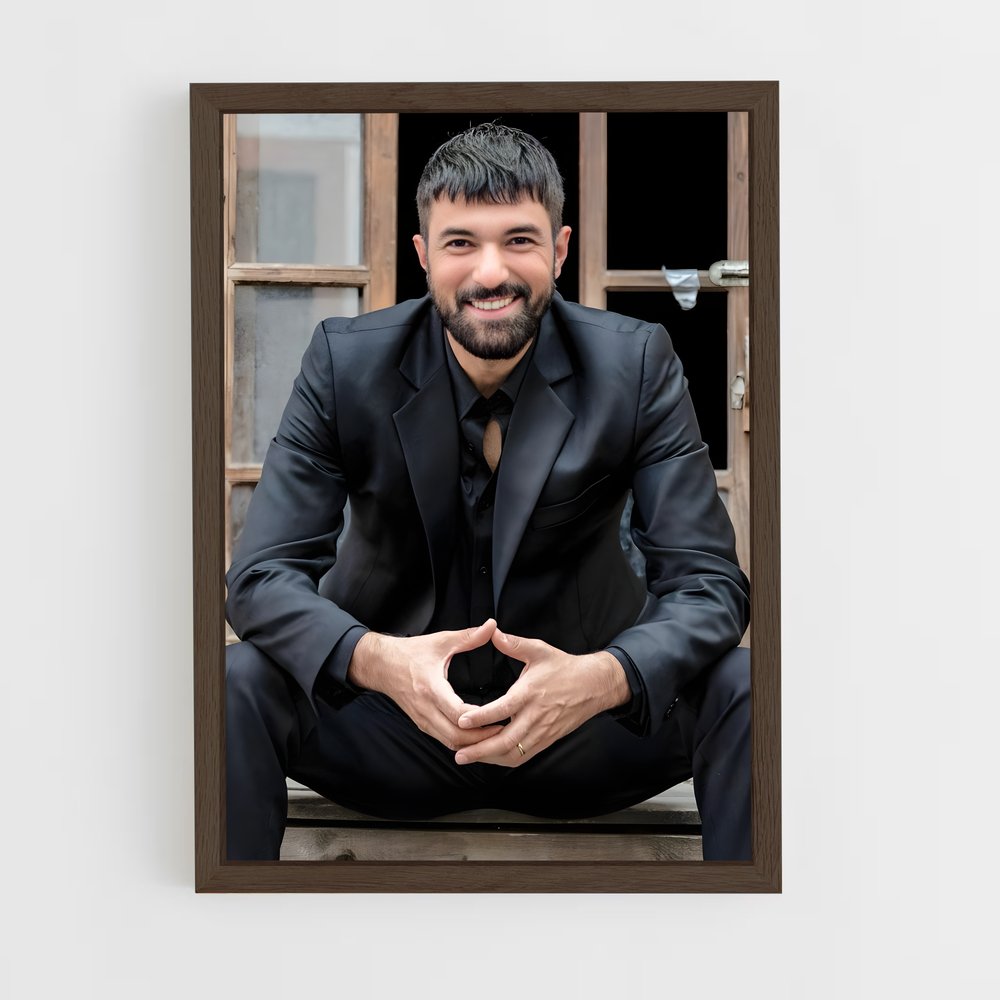 ap-engin akyurek-11 cadre Bois foncé