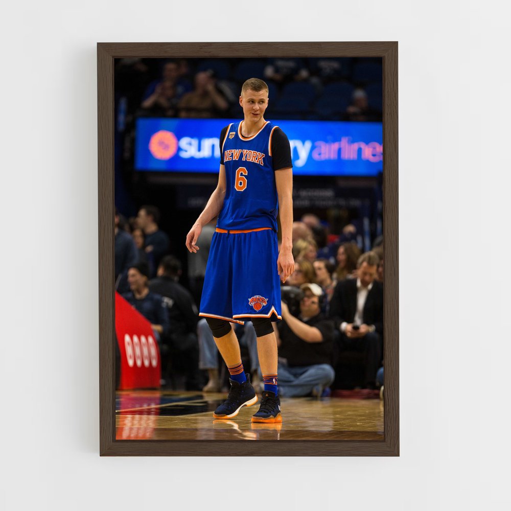 ap-kristaps porzingis-6 cadre Bois foncé