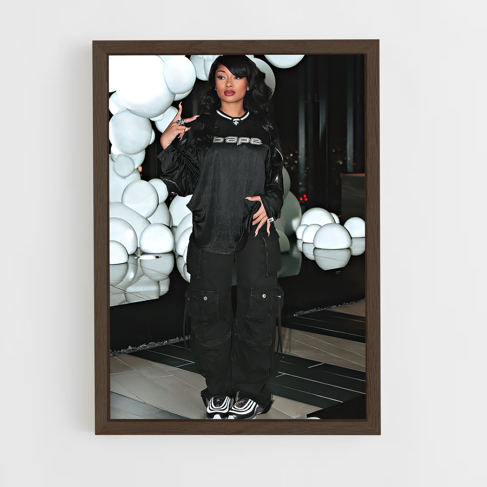 ap-megan thee stallion-2 cadre Bois foncé