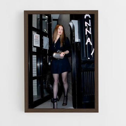 ap-anna delvey-1 cadre Bois foncé