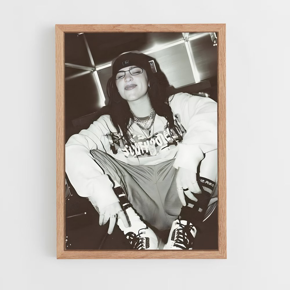 ap-billie eilish-3 cadre Bois clair
