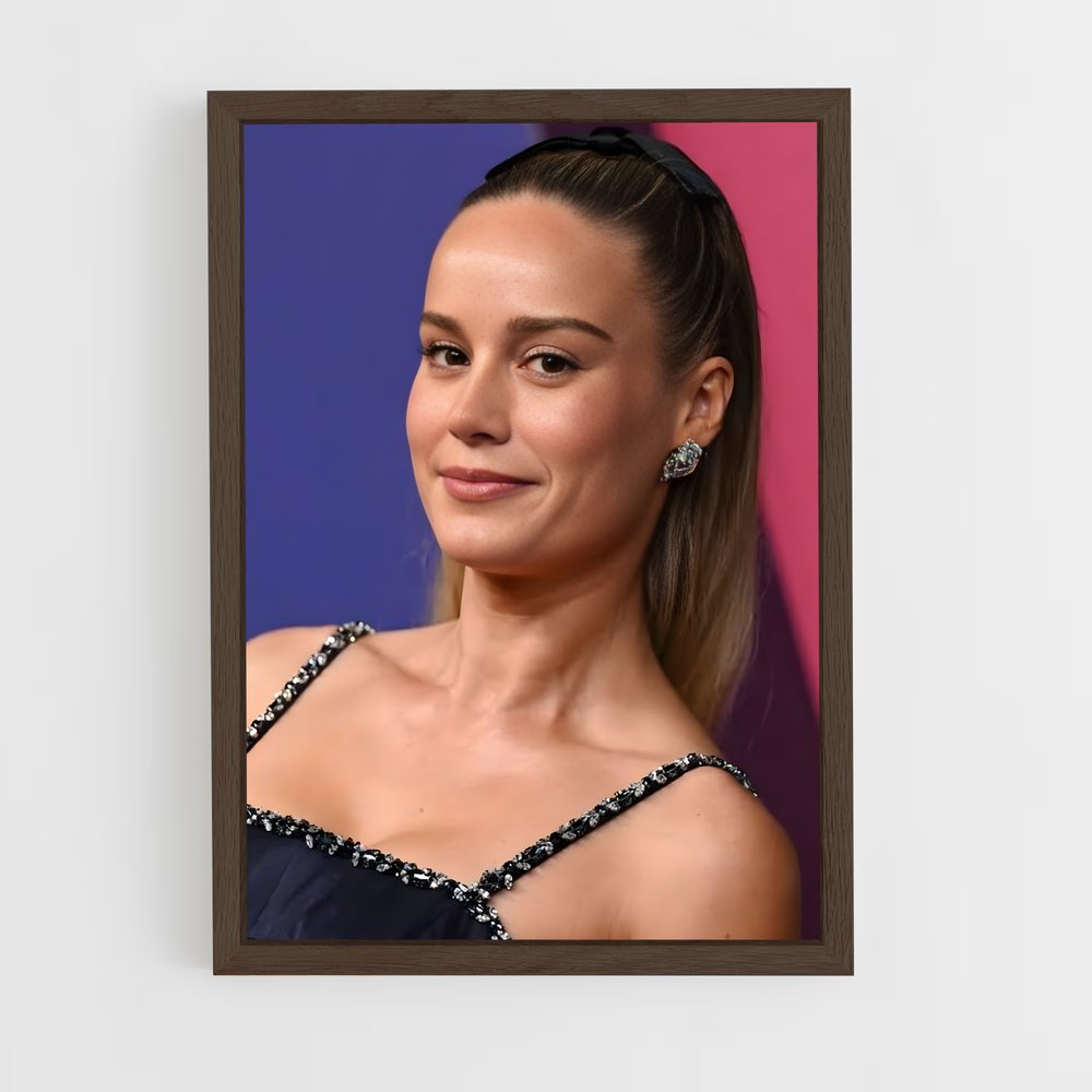 ap-brie larson-4 cadre Bois foncé