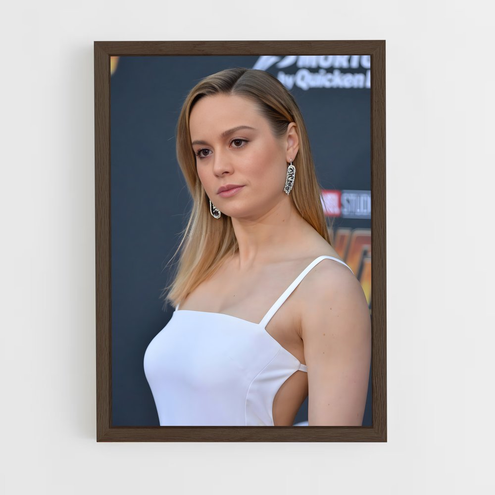 ap-brie larson-6 cadre Bois foncé