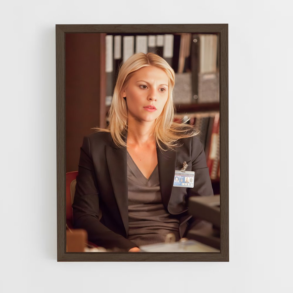 ap-carrie mathison-2 cadre Bois foncé