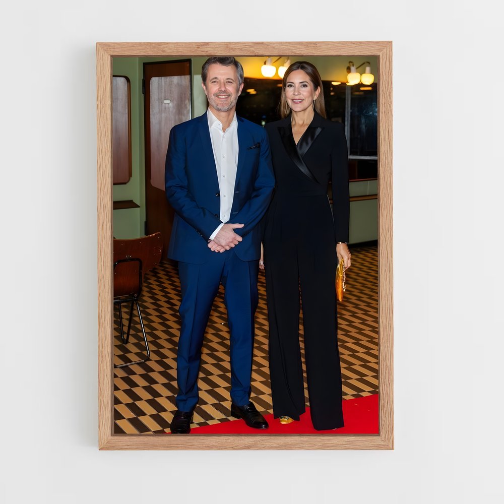 ap-danish royal family-8 cadre Bois clair