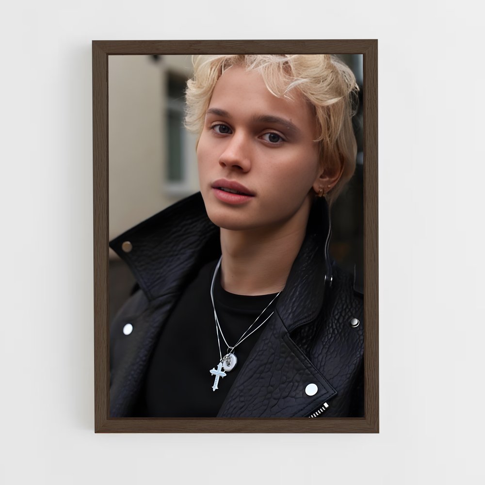 ap-danya milokhin-9 cadre Bois foncé