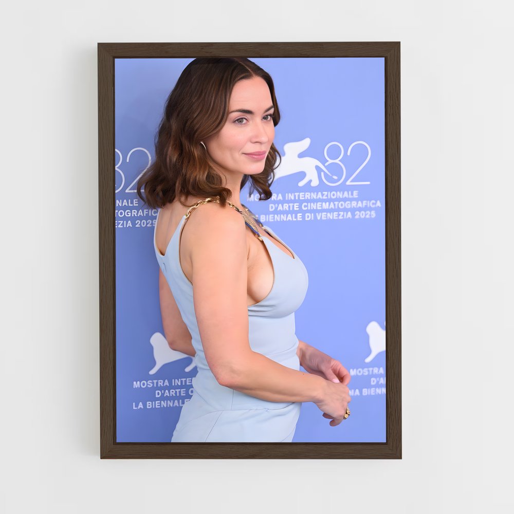 ap-emily blunt-11 cadre Bois foncé