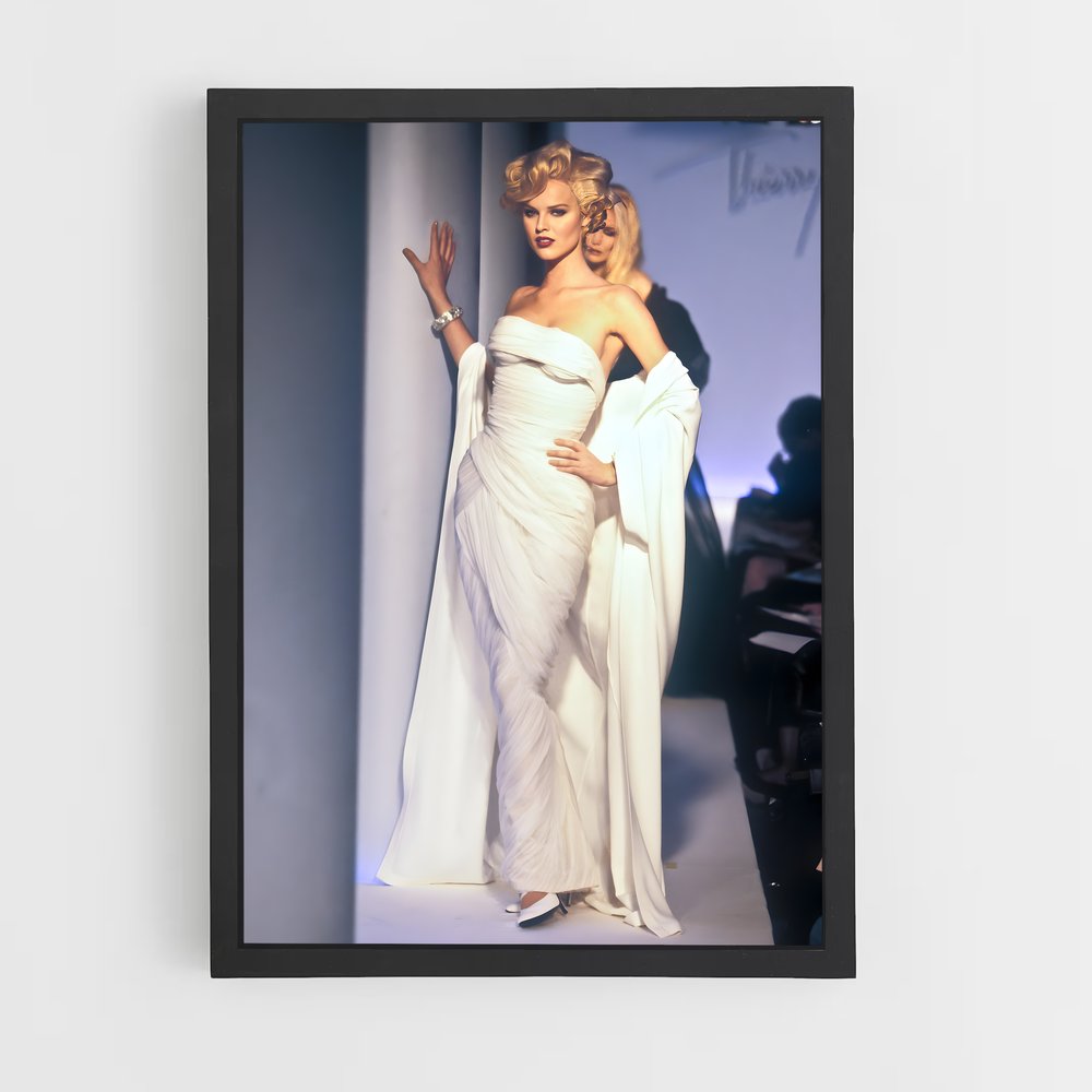 ap-eva herzigova-5 cadre Noir