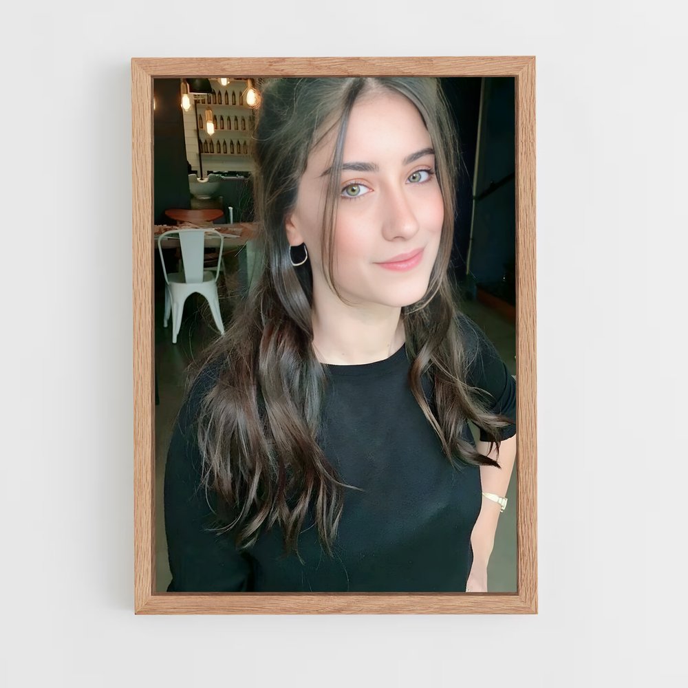 ap-hazal kaya-1 cadre Bois clair