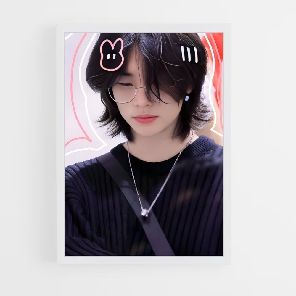 ap-hyunjin-2 cadre Blanc