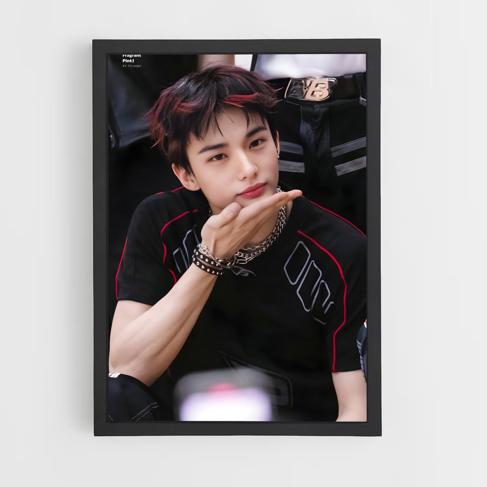 ap-hyunjin-8 cadre Noir