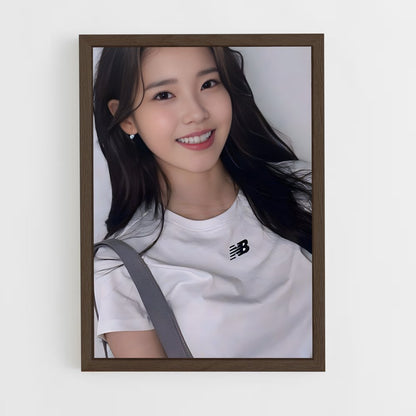 ap-iu lee ji-eun-1 cadre Bois foncé