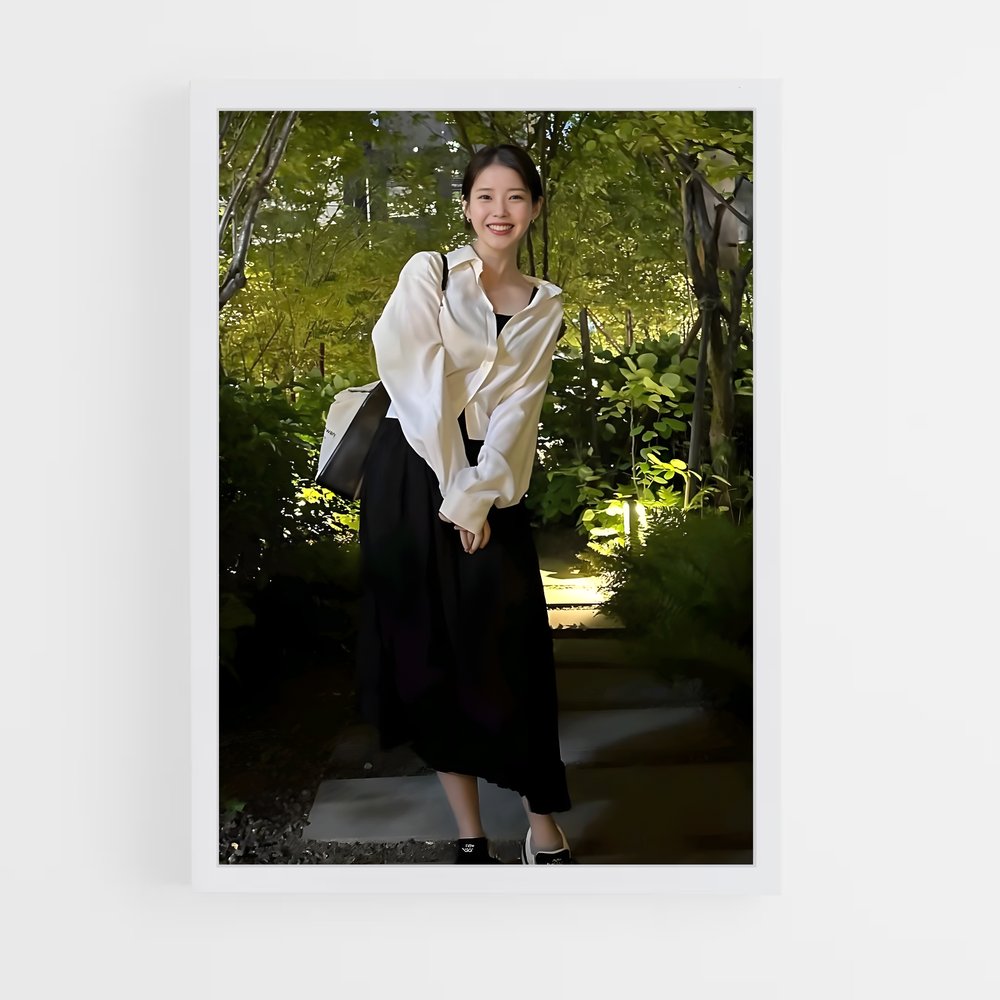 ap-iu lee ji-eun-14 cadre Blanc