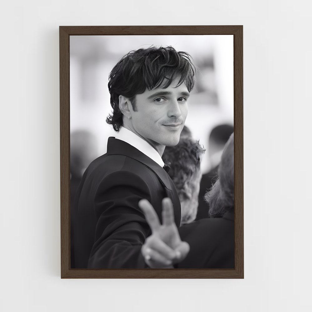 ap-jacob elordi-5 cadre Bois foncé