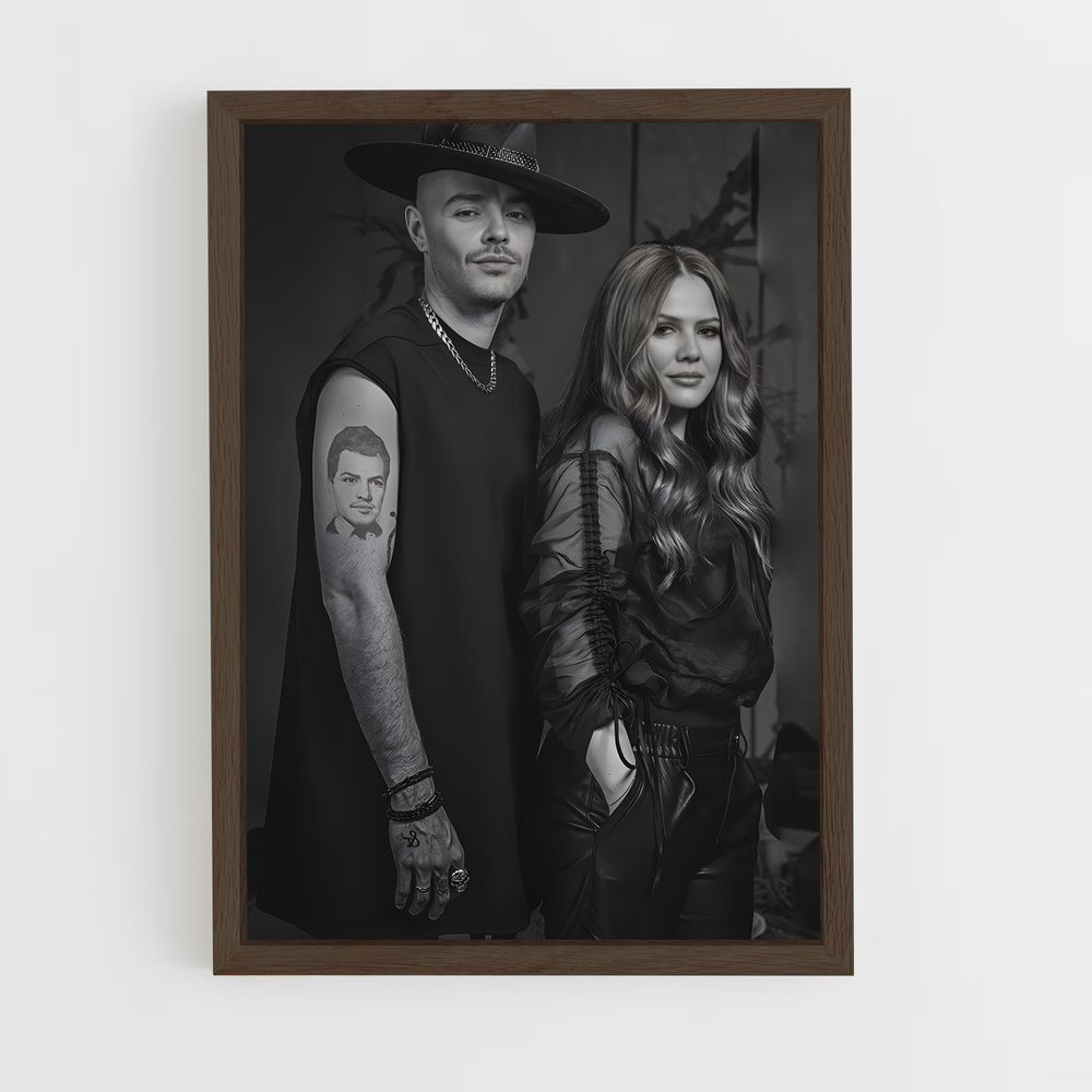 ap-jesse and joy-4 cadre Bois foncé