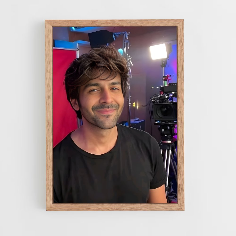 ap-kartik aaryan-1 cadre Bois clair