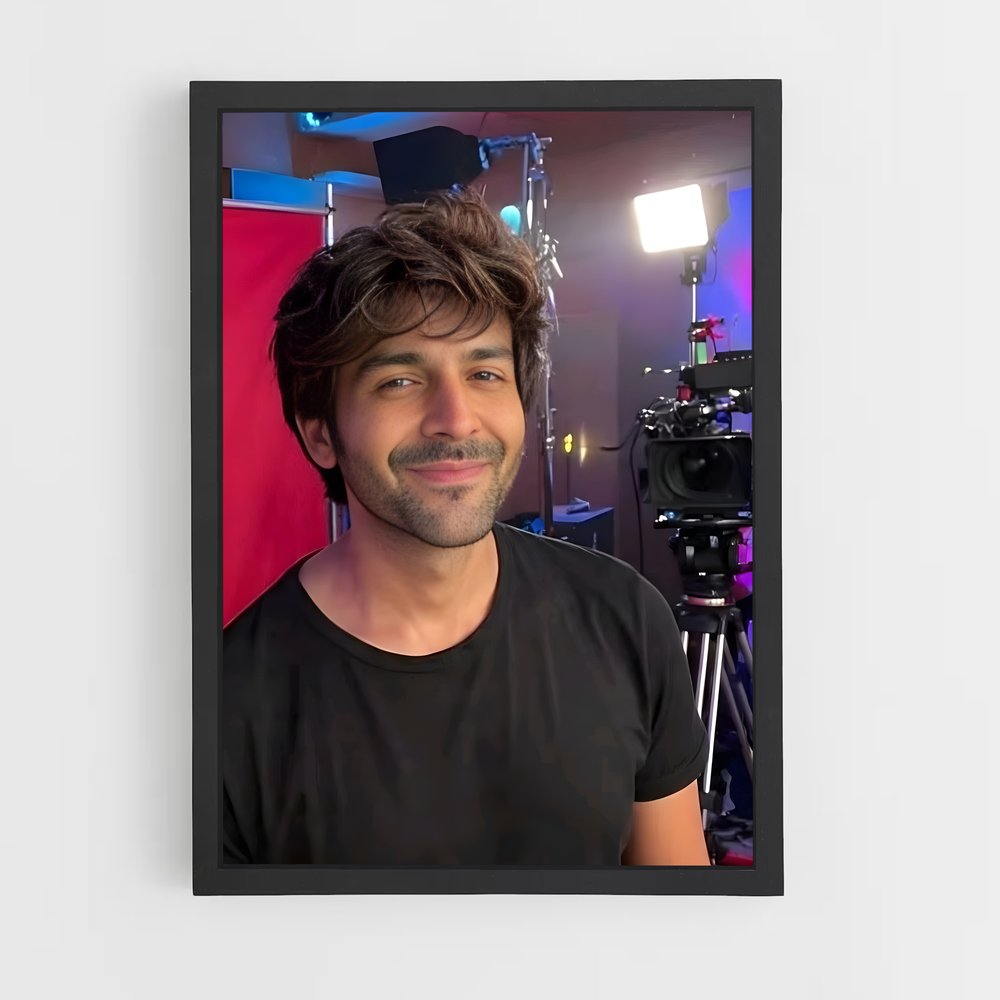 ap-kartik aaryan-1 cadre Noir