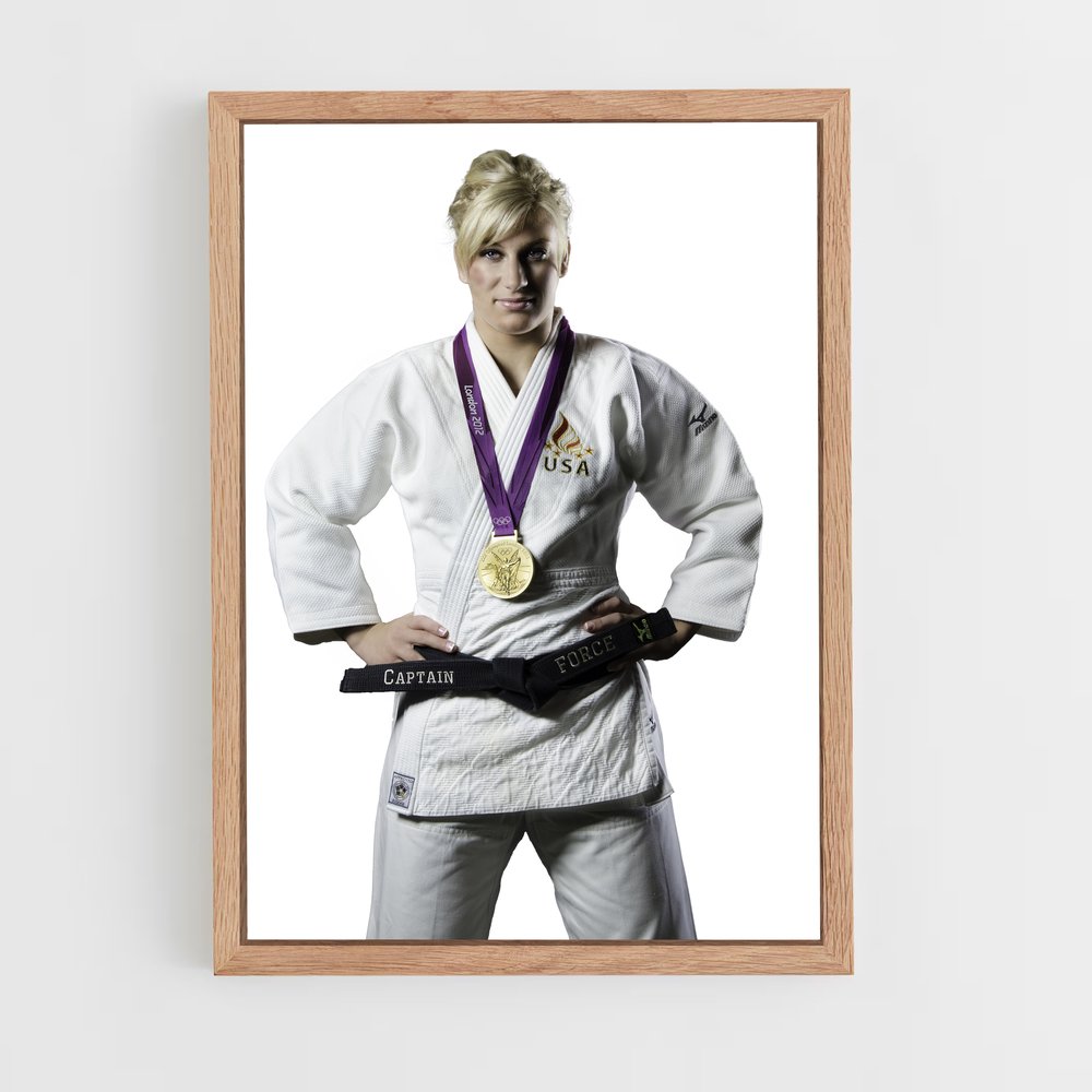 ap-kayla harrison-1 cadre Bois clair
