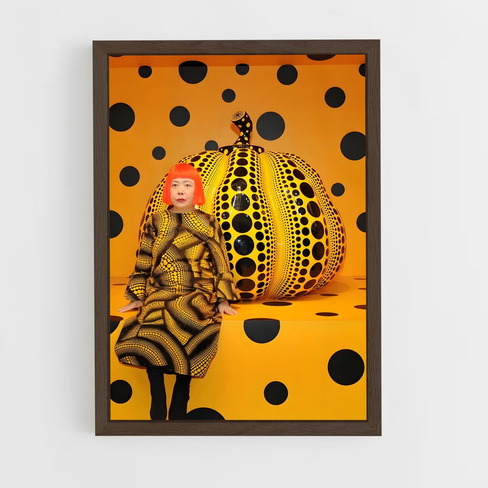 ap-kusama pumpkin sculptures-1 cadre Bois foncé
