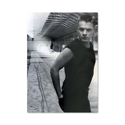 Poster L'Homme au T-shirt Noir
