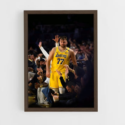ap-luka doncic-2 cadre Bois foncé