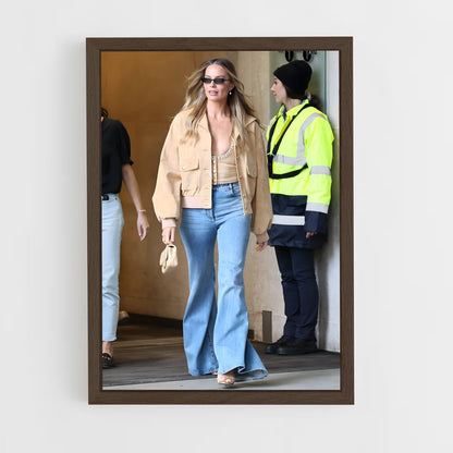 ap-margot robbie-3 cadre Bois foncé
