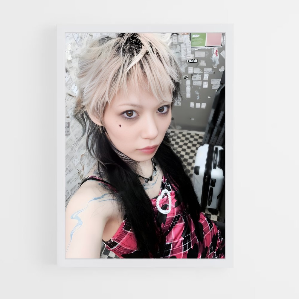 ap-momoka kinoshita-2 cadre Blanc
