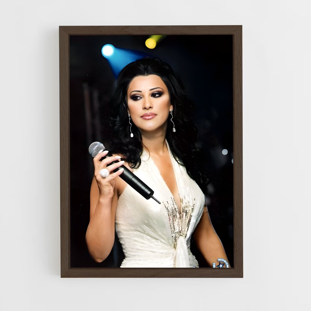 ap-najwa karam-3 cadre Bois foncé