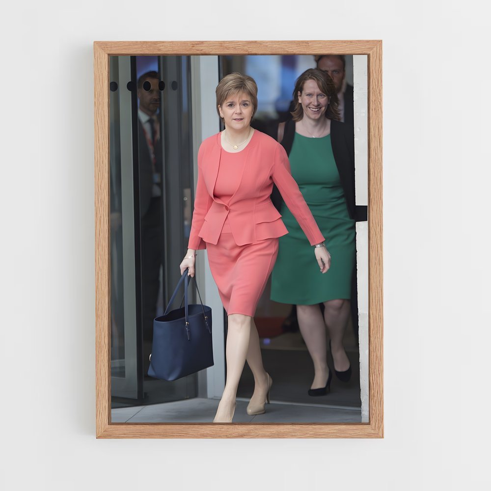 ap-nicola sturgeon-3 cadre Bois clair