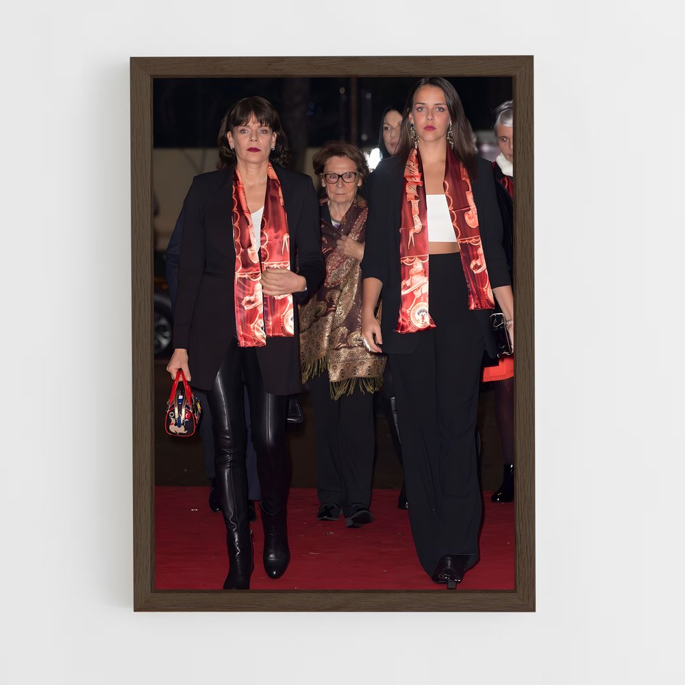 ap-pauline ducruet-5 cadre Bois foncé