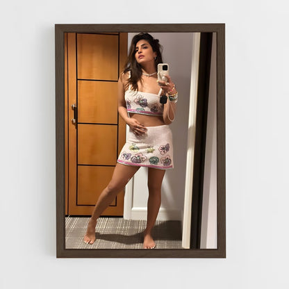 ap-priyanka chopra-1 cadre Bois foncé