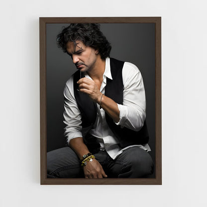 ap-ricardo arjona-6 cadre Bois foncé