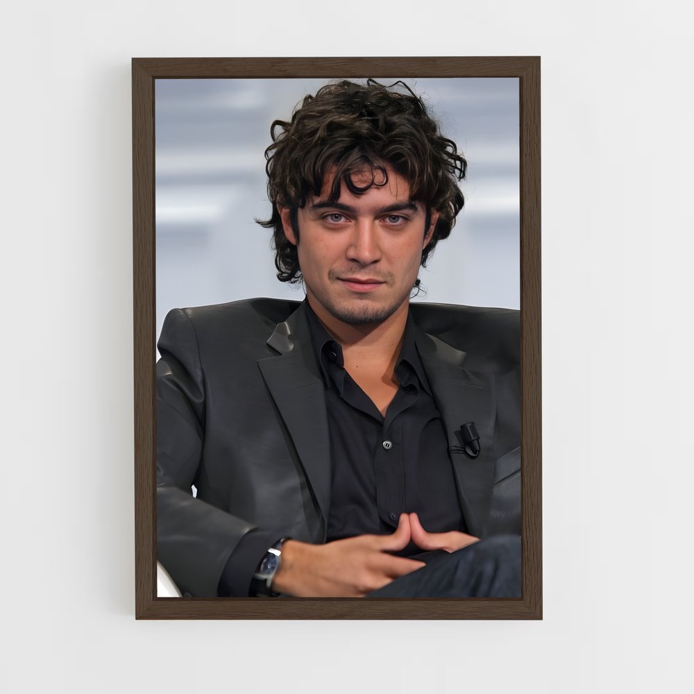ap-riccardo scamarcio-1 cadre Bois foncé