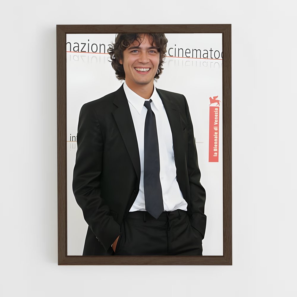 ap-riccardo scamarcio-2 cadre Bois foncé