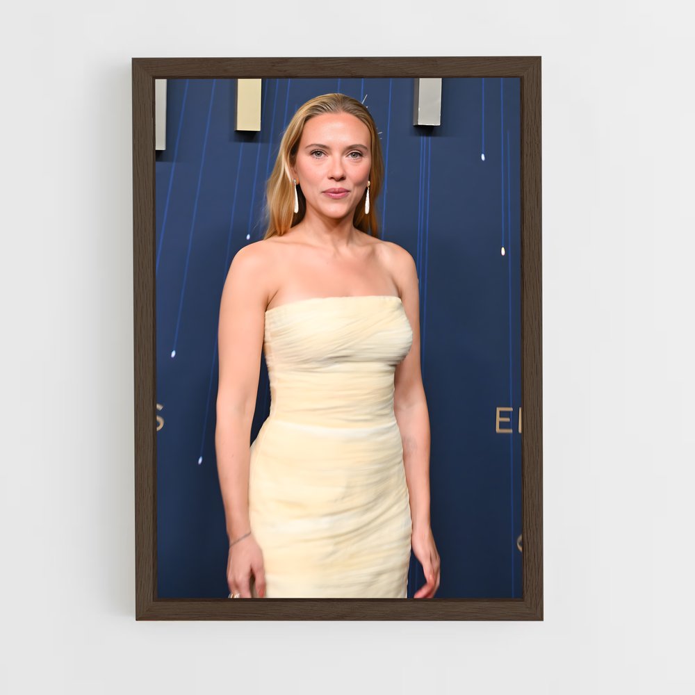 ap-scarlett johansson-3 cadre Bois foncé