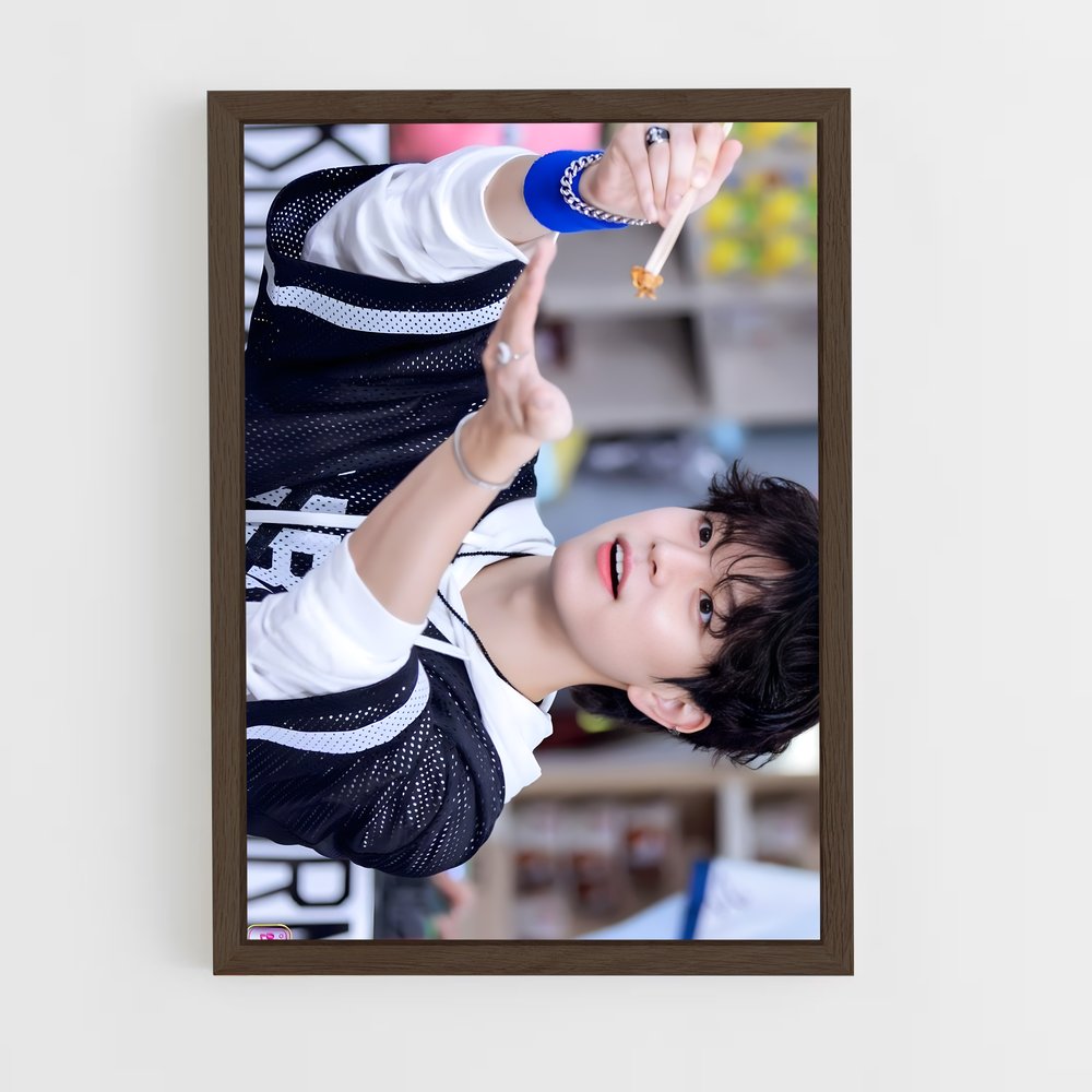 ap-seungmin-3 cadre Bois foncé