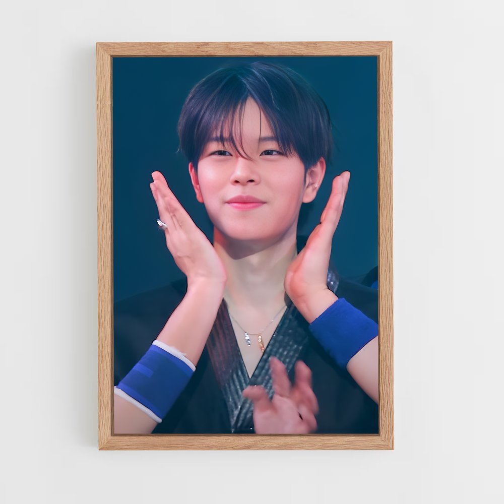 ap-seungmin-4 cadre Bois clair