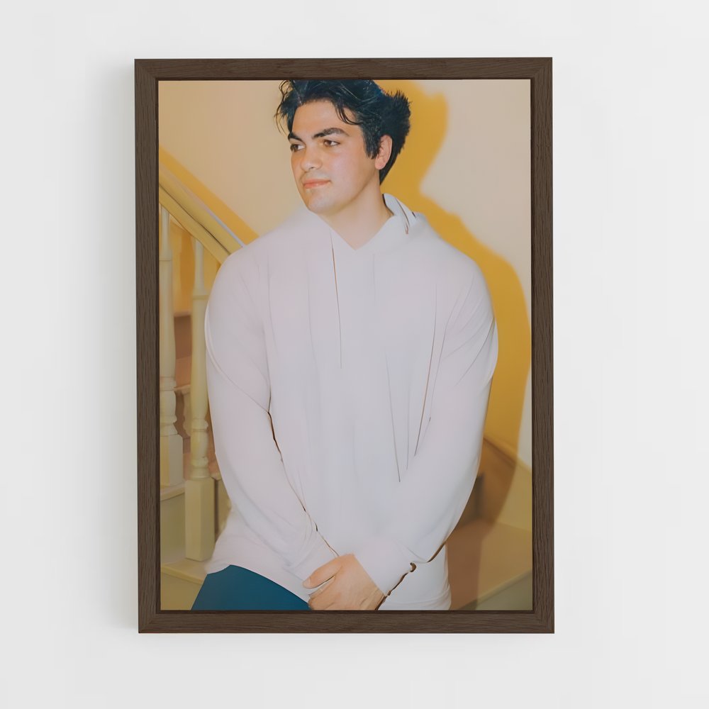 ap-thomas petrou-2 cadre Bois foncé