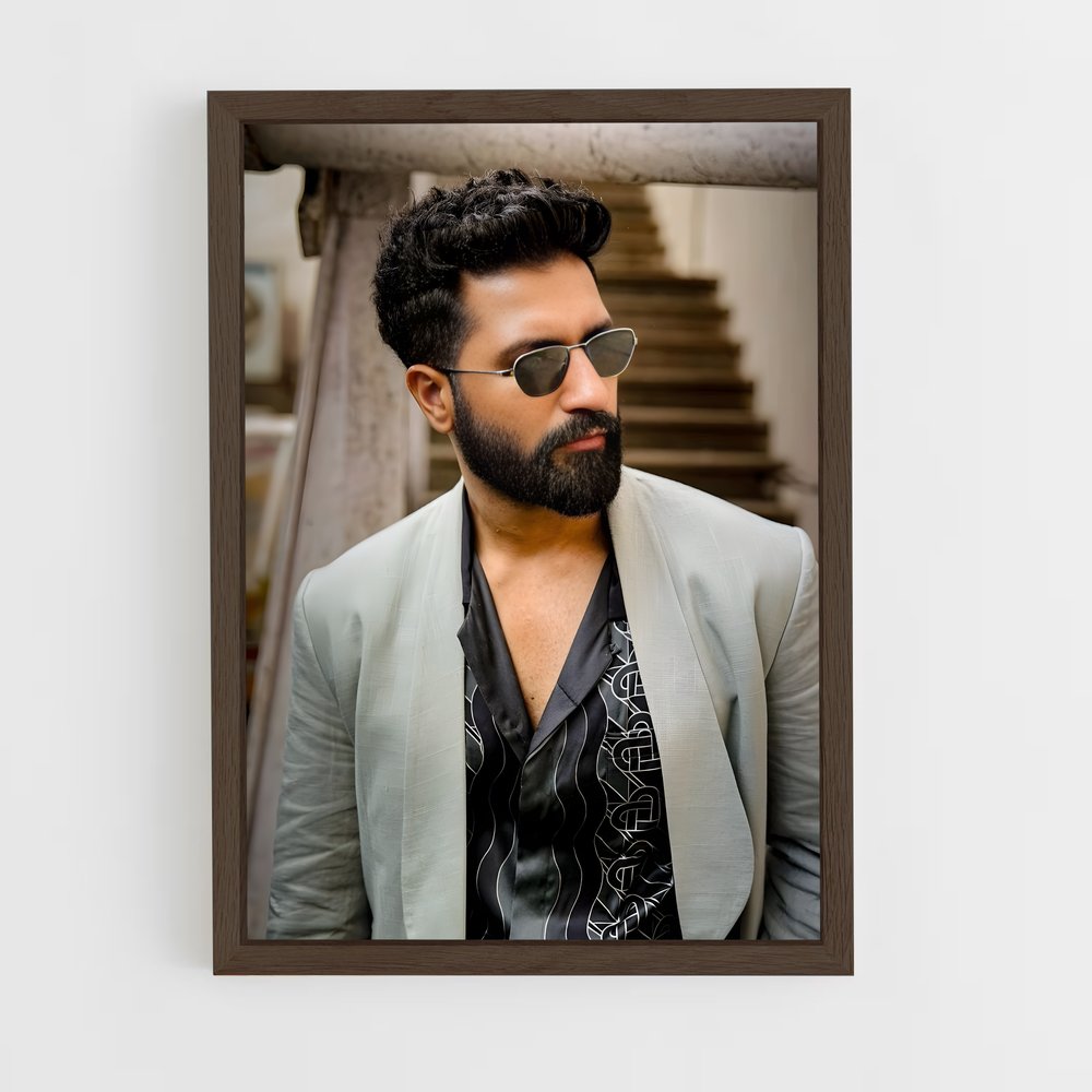ap-vicky kaushal-2 cadre Bois foncé