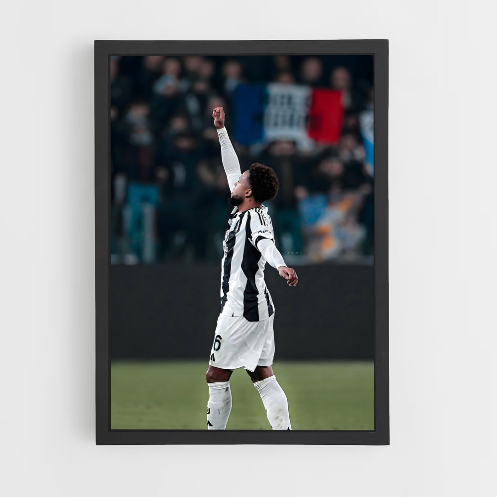 ap-weston mckennie-5 cadre Noir