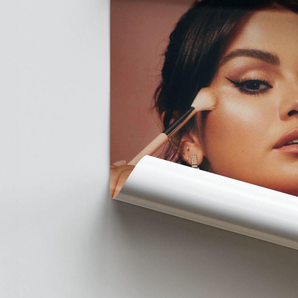 Poster Selena Gomez Makeup